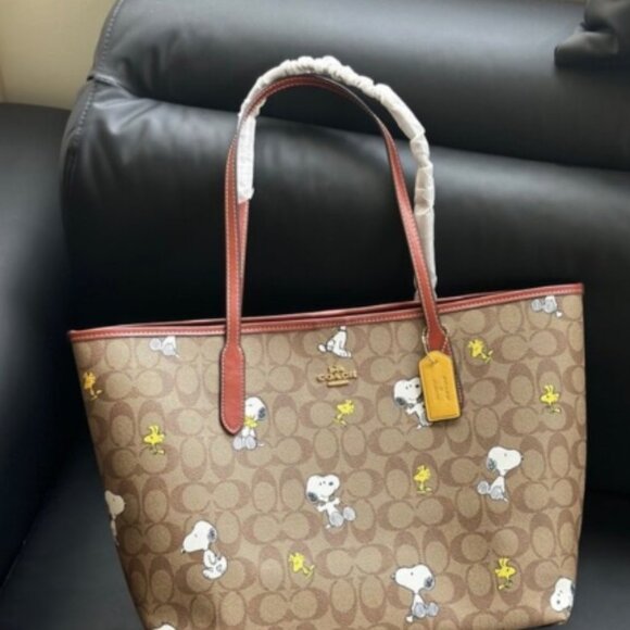 NWT Coach Snoopy Woodstock City Tote - Picture 4 of 7